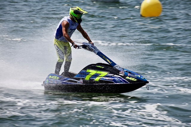 他用实际行 他用实际行